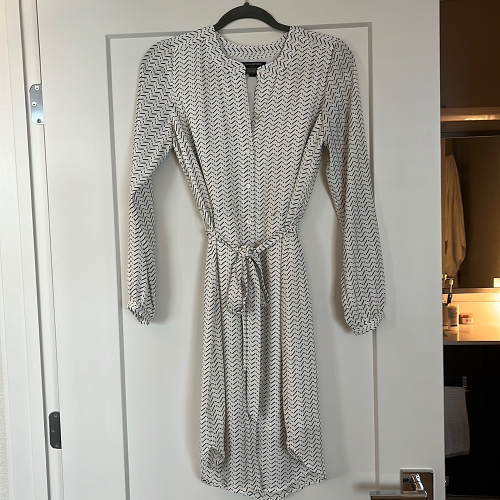 Banana Republic White and Black Patterned Dress
